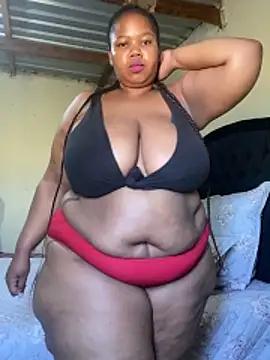 Snapshot of Curvycandy95 chatting on 14, 6, 2026 Curvycandy95 online show from 14, 6, 2026