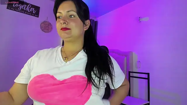 Snapshot of Sunnycurvymf chatting on 10, 11, 2025 Sunnycurvymf online show from 10, 11, 2025