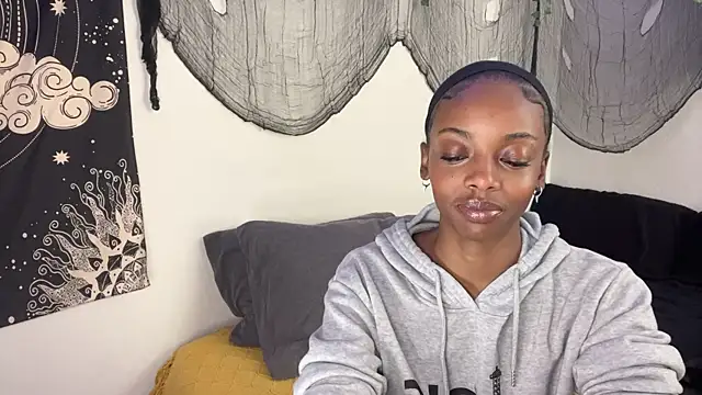 Snapshot of Trixie_luv1 chatting on 1, 12, 2025 Trixie luv1 online show from 1, 12, 2025