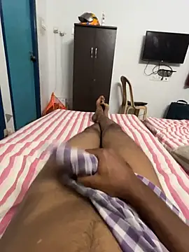 Snapshot of usermood2000 chatting on 5, 12, 2025 usermood2000 online show from 5, 12, 2025