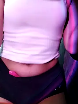 Snapshot of luna_love_xoxo chatting on 17, 10, 2025 luna love xoxo online show from 17, 10, 2025