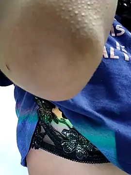 Snapshot of luna_love_xoxo chatting on 20, 11, 2025 luna love xoxo online show from 20, 11, 2025