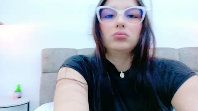 Ashley Evans22 online show from 1, 10, 2025
