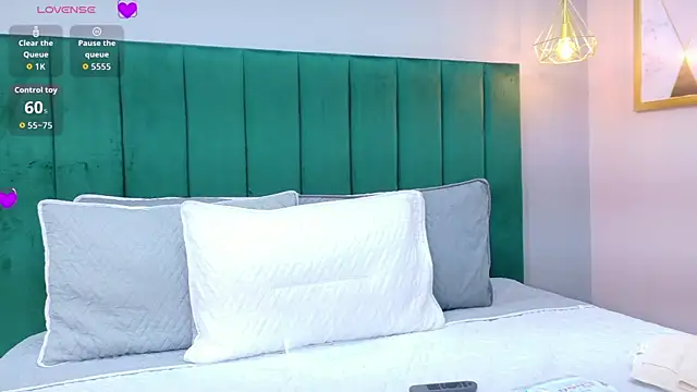 Ashley Evans22 online show from 20, 4, 2026