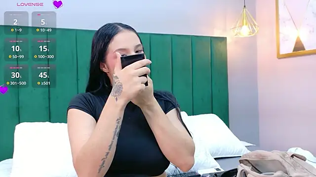 Snapshot of Ashley_Evans22 chatting on 19, 6, 2026 Ashley Evans22 online show from 19, 6, 2026