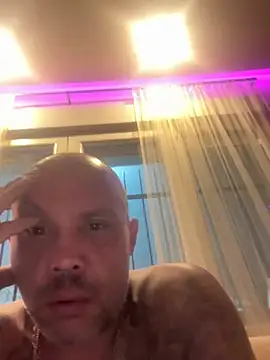 Snapshot of gitanomadrid chatting on 6, 6, 2026 gitanomadrid online show from 6, 6, 2026