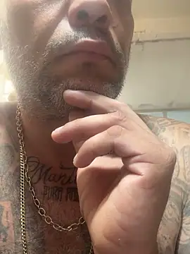 Snapshot of gitanomadrid chatting on 8, 5, 2026 gitanomadrid online show from 8, 5, 2026
