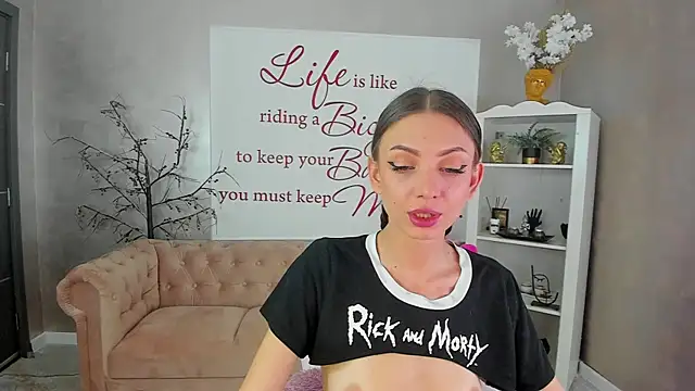 ReynaTheVixen online show from 14, 9, 2025