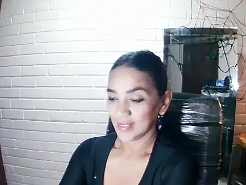 MiiaVelasquez online show from 23, 10, 2025