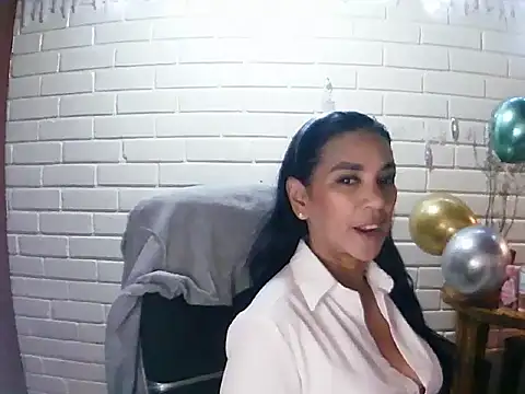 MiiaVelasquez online show from 21, 11, 2025