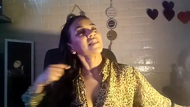 MiiaVelasquez online show from 22, 4, 2026