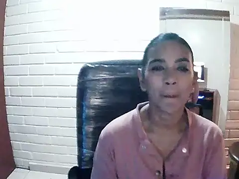 Snapshot of MiiaVelasquez chatting on 17, 10, 2025 MiiaVelasquez online show from 17, 10, 2025