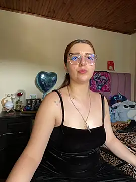 CoraVibes online show from 10, 3, 2026