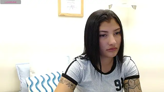 Snapshot of louis_k chatting on 25, 11, 2025 louis k online show from 25, 11, 2025