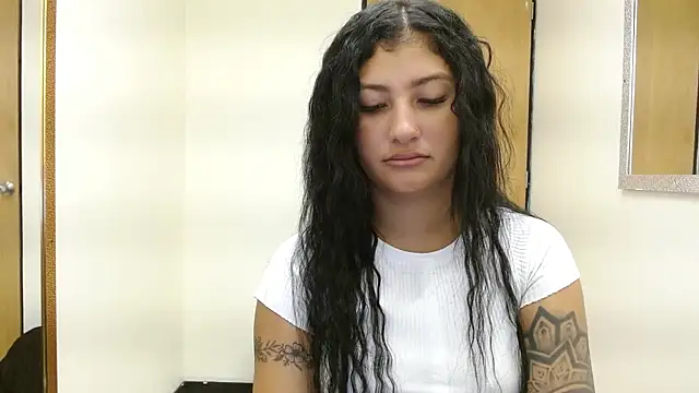 Snapshot of louis_k chatting on 18, 10, 2025 louis k online show from 18, 10, 2025