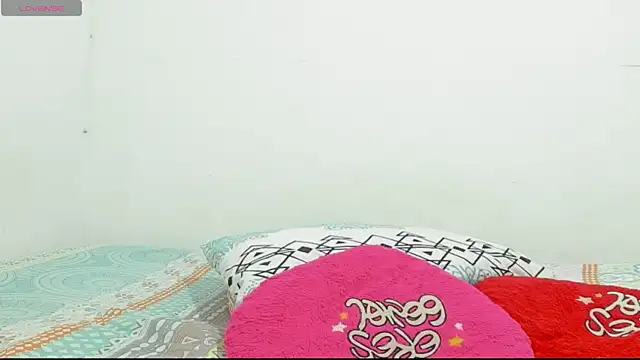 woman rosse online show from 22, 9, 2025