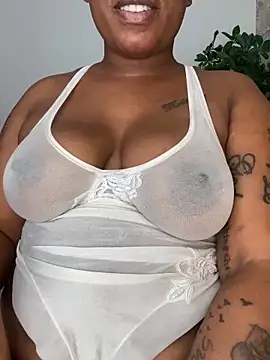 Snapshot of fatpussydallx chatting on 21, 9, 2025 fatpussydallx online show from 21, 9, 2025
