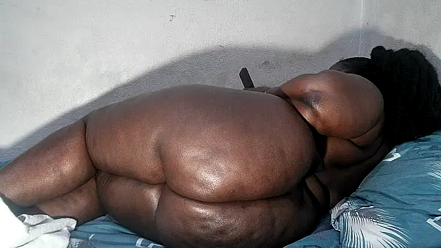 Snapshot of ASSQUEEN37Xx chatting on 23, 11, 2025 ASSQUEEN37Xx online show from 23, 11, 2025