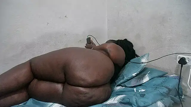 Snapshot of ASSQUEEN37Xx chatting on 20, 11, 2025 ASSQUEEN37Xx online show from 20, 11, 2025