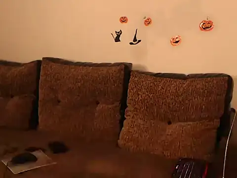 Snapshot of SpecialMonique chatting on 28, 10, 2025 SpecialMonique online show from 28, 10, 2025