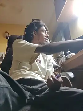 Snapshot of thecatfish chatting on 24, 10, 2025 thecatfish online show from 24, 10, 2025