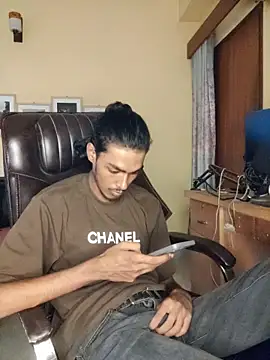 Snapshot of thecatfish chatting on 26, 10, 2025 thecatfish online show from 26, 10, 2025