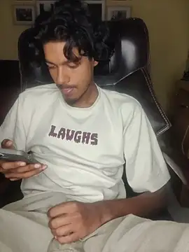 Snapshot of thecatfish chatting on 8, 11, 2025 thecatfish online show from 8, 11, 2025