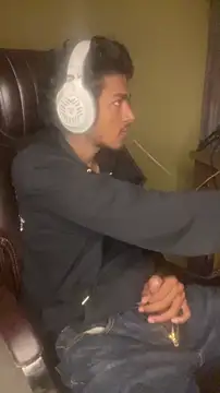 Snapshot of thecatfish chatting on 14, 11, 2025 thecatfish online show from 14, 11, 2025