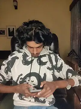 Snapshot of thecatfish chatting on 15, 11, 2025 thecatfish online show from 15, 11, 2025