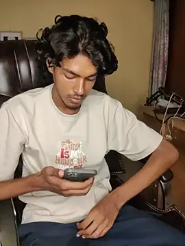 Snapshot of thecatfish chatting on 1, 11, 2025 thecatfish online show from 1, 11, 2025