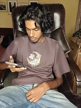 Snapshot of thecatfish chatting on 3, 11, 2025 thecatfish online show from 3, 11, 2025