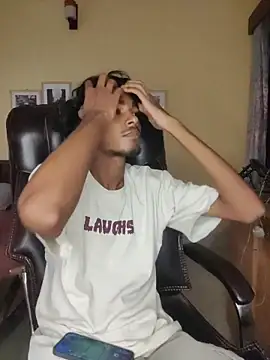 Snapshot of thecatfish chatting on 7, 11, 2025 thecatfish online show from 7, 11, 2025