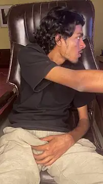 Snapshot of thecatfish chatting on 17, 11, 2025 thecatfish online show from 17, 11, 2025