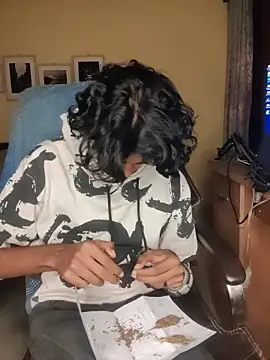 Snapshot of thecatfish chatting on 16, 11, 2025 thecatfish online show from 16, 11, 2025