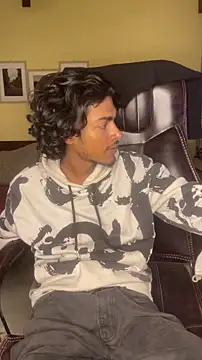 Snapshot of thecatfish chatting on 19, 11, 2025 thecatfish online show from 19, 11, 2025