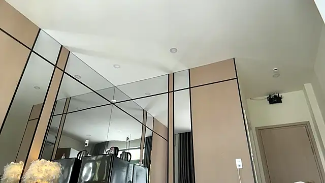 LezlieGreet online show from 28, 11, 2025