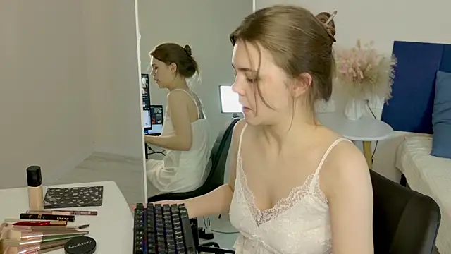 LeksaLove online show from 28, 10, 2025