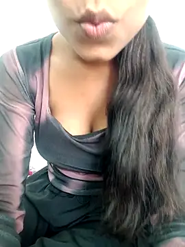 Snapshot of cute_parii_ chatting on 1, 10, 2025 cute parii online show from 1, 10, 2025