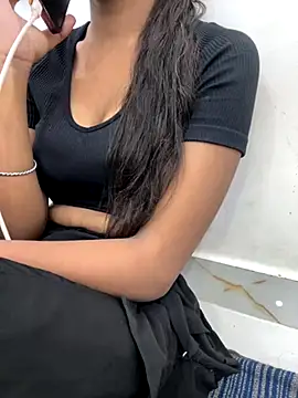 Snapshot of cute_parii_ chatting on 13, 9, 2025 cute parii online show from 13, 9, 2025