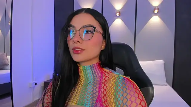 Snapshot of emily_tolson chatting on 4, 5, 2026 emily tolson online show from 4, 5, 2026