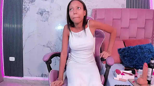 Mia Duarte1 online show from 5, 12, 2025