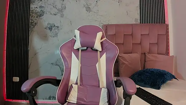 Snapshot of Mia_Duarte1 chatting on 24, 11, 2025 Mia Duarte1 online show from 24, 11, 2025