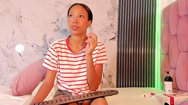 Snapshot of Mia_Duarte1 chatting on 6, 11, 2025 Mia Duarte1 online show from 6, 11, 2025