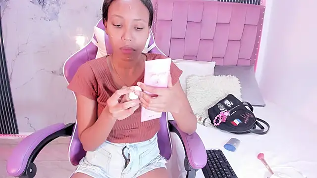 Snapshot of Mia_Duarte1 chatting on 3, 10, 2025 Mia Duarte1 online show from 3, 10, 2025