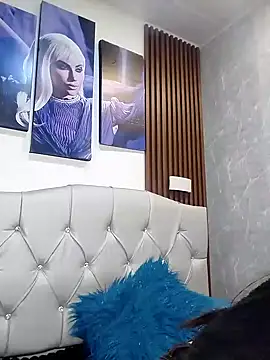 Sophi Thaylorr online show from 8, 10, 2025