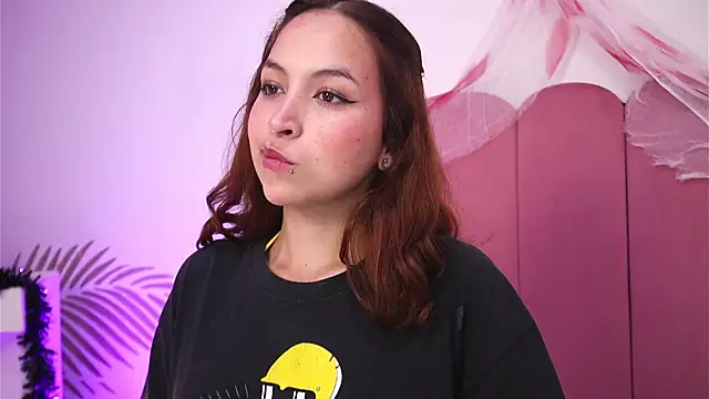 Arianaa Jones  online show from 23, 10, 2025