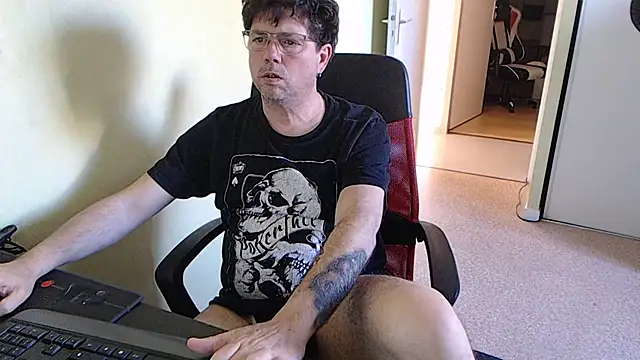 blueandwhite1 online show from 17, 3, 2026