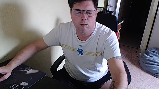 blueandwhite1 online show from 21, 2, 2025