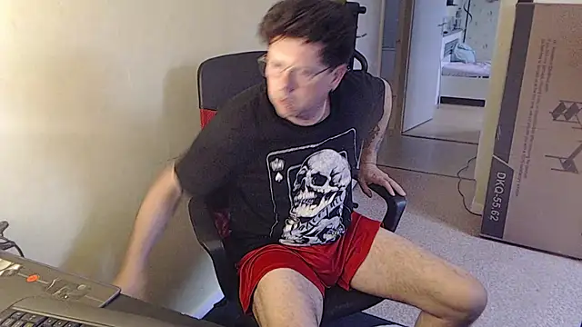 blueandwhite1 online show from 11, 4, 2026