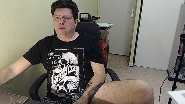 blueandwhite1 online show from 15, 12, 2025